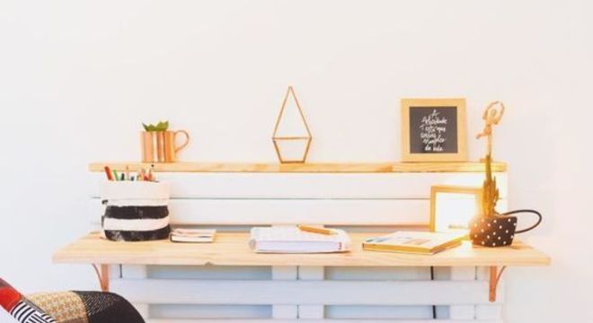 escrivaninha suspensa - escrivaninha suspensa com estrado branco