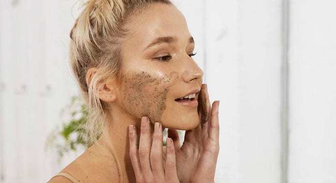 Esfoliação com café - benefícios, como fazer e receitas