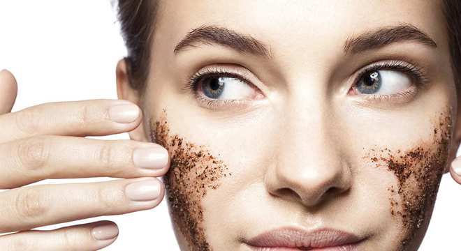 Esfoliação com café - benefícios, como fazer e receitas