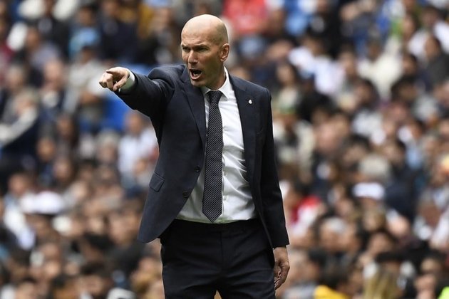 ESFRIOU - Zinedine Zidane não está interessado em substituir Ole Solskjaer no Manchester United, segundo a 