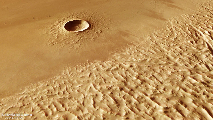 Marte é lar dos maiores vulcões conhecidos do Sistema Solar. O mais alto é o Monte Olimpo, com 21,9 km de altura em seu pico, cerca de 2,5 vezes mais alto que o Monte Everest, da Terra