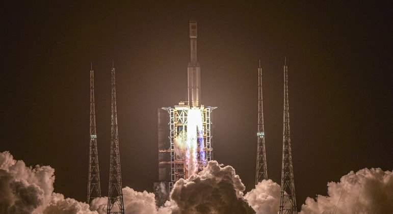 China lançou com sucesso uma espaçonave de reabastecimento para sua futura estação espacial