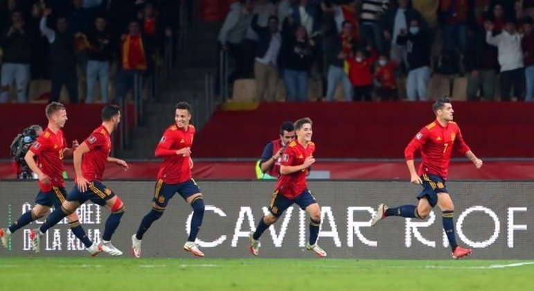 Na Espanha, a vibração de Morata, o número 7, autor do tento do triunfo sobre a Suécia