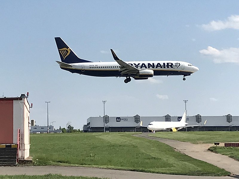 Espanha: relatório sobre quase colisão na pista entre aviões da Ryanair