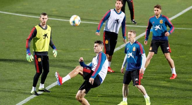 Espanha treina para eliminatórias da Euro