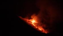 Vulcão espanhol tem novo fluxo de lava e preocupa especialistas