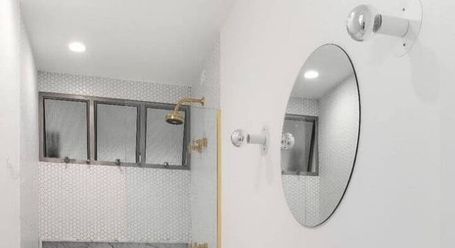 espelho redondo para banheiro todo branco