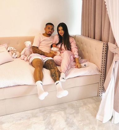 Gabriel Jesus é casado com a influenciadora Raiane Lima, de 21 anos