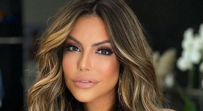Liziane Gutierrez solta o verbo e relembra reality da Record TV