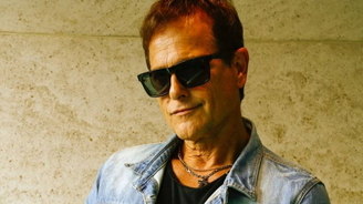 “Deu o maior gás no casamento”, diz o cantor Sylvinho Blau Blau; veja (Reprodução/Instagram)