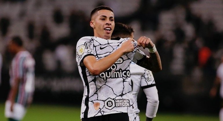 ESQUENTOU - A novela da renovação de Gabriel Pereira com o Corinthians ganha capítulos diários e teve mais um na noite desta sexta-feira, quando o empresário do jovem concedeu entrevista para o programa 