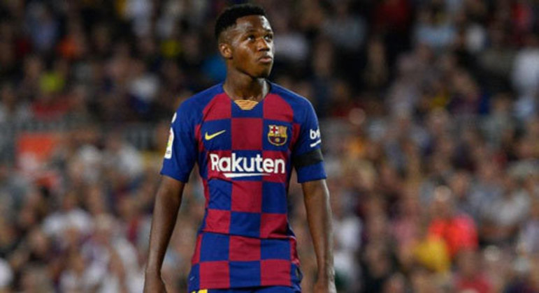 ESQUENTOU - Ansu Fati já negocia com o Bercelona para renovar o seu contrato com os Culés, segundo o jornalista Fabrizio Romano. As conversas estão em andamento com o seu empresário e um acordo deve sair nos próximos meses.