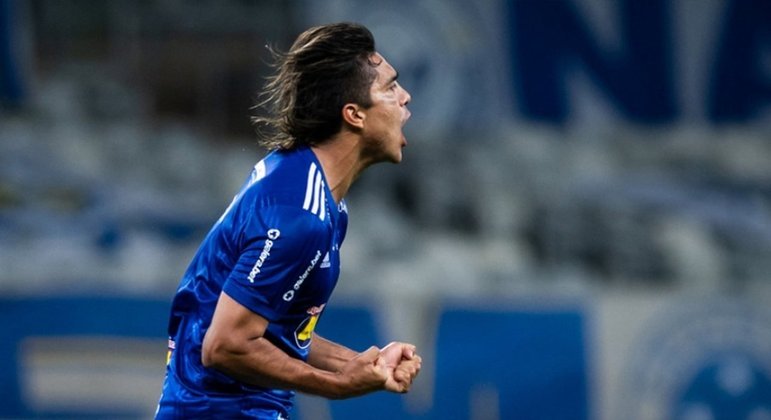 ESQUENTOU - Anteriormente, na janela do meio do ano, o Alianza Lima tentou a contratação de Marcelo Moreno, mas viu uma oportunidade de mercado melhor com Hernán Barcos. Logo em seguida, foi a vez do Colo-Colo procurar o atacante, porém o Cruzeiro desta vez, rechaçou a sua saída. Agora, de acordo com a imprensa equatoriana, o Barcelona, de Guayaquil, que foi eliminado pelo Flamengo na semifinais da Libertadores, está interessado em Moreno.