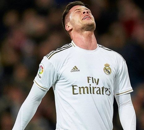 ESQUENTOU - Conforme o jornalista Ekrem Konur, o Arsenal tentará o empréstimo de Luka Jovic na próxima janela de transferências. Para uma compra, o Real Madrid desejaria 25 milhões de euros pelo atacante
