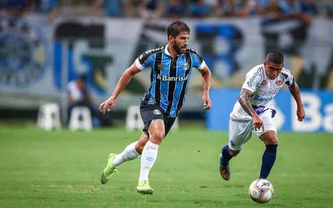 ESQUENTOU - Cruzeiro e Grêmio se acertaram por uma transferência do volante Lucas Silva. Com tudo encaminhado, os clubes definem agora os moldes da negociação. A probabilidade maior é que haja um empréstimo com ambas as equipes dividindo o salário. 