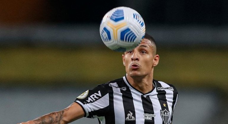 ESQUENTOU - De acordo com Ekrem Konur, o Wolverhampton colocou na lista de interessados o lateral Guilherme Arana e pretendem iniciar as conversas com o Atlético-MG em janeiro de 2022.