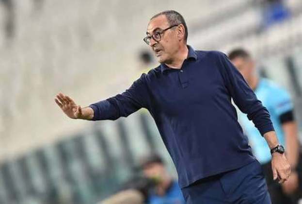 ESQUENTOU - De acordo com La Gazzetta dello Sport, Maurizio Sarri deve renovar com a Lazio até 2025 por conta do bom relacionamento do técnico com a diretoria do clube.