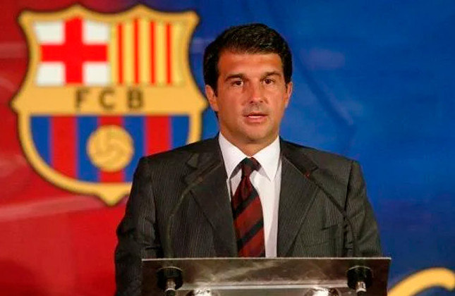 ESQUENTOU - Joan Laporta, presidente do Barcelona, bancou a permanência do técnico Ronald Koeman no clube. 