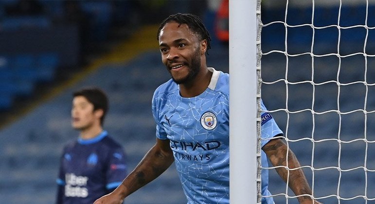 ESQUENTOU - Muito perto de ser anunciado pelo Barcelona como novo técnico da equipe e já com Jules Koundé na mira, Xavi também deseja a chegada de Sterling ao elenco culé para reforçar o ataque da equipe, de acordo com o Rac1.