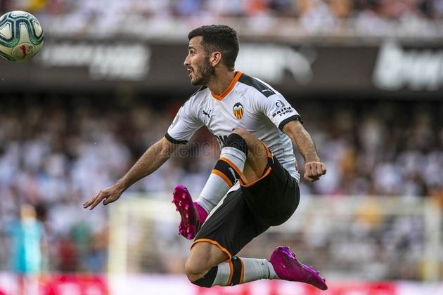 ESQUENTOU - O Barcelona tem interesse na contratação do lateral-esquerdo José Luis Gayà, do Valencia. Segundo o jornal 
