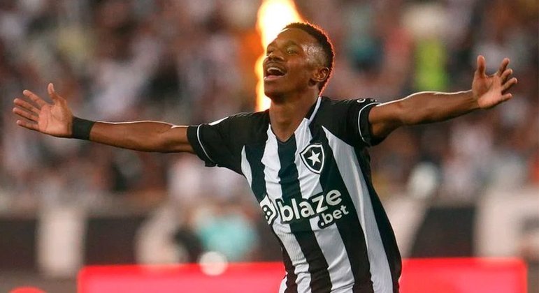 ESQUENTOU - O Botafogo, de acordo com o LANCE!, deve exercer o direito de compra por Jeffinho. O clube tem essa opção resguardada no contrato e, para isso, deve pagar 1,5 milhão de reais para o Resende.