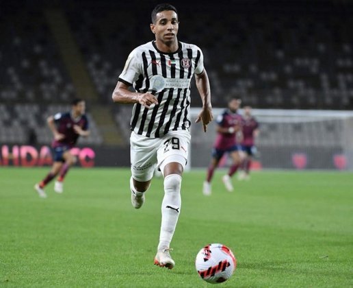 ESQUENTOU - O Botafogo negocia a contratação do atacante Victor Sá, do Al-Jazira, do Emirados Árabes. A negociação gira entre dois milhões e dois e meio milhões de dólares, e o Alvinegro ofereceu um contrato de três temporadas.