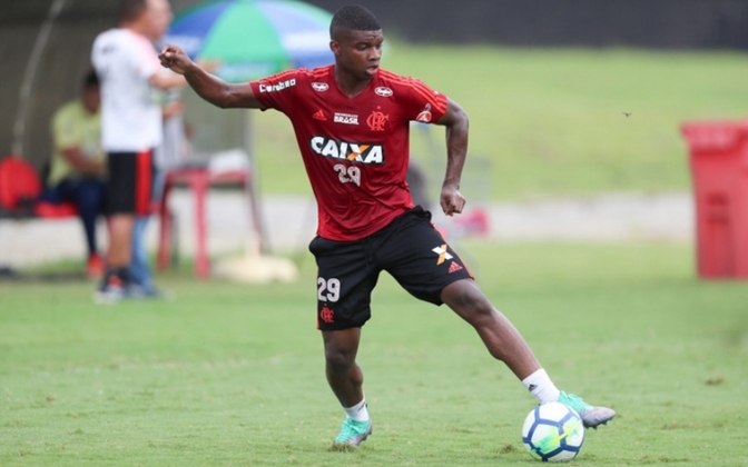 ESQUENTOU - O Flamengo pode ver mais uma de suas promessas mudar de ares. De acordo com informações do jornal 