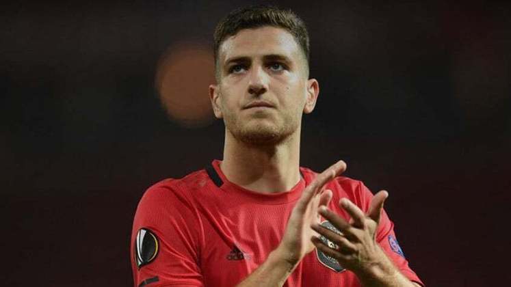 ESQUENTOU - O Manchester United está em negociações avançadas para estender o contrato do lateral-direito Diogo Dalot. Segundo o 