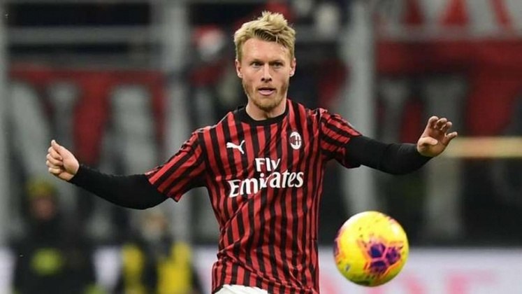 ESQUENTOU - O Milan estuda renovar o contrato do zagueiro Kjaer por mais duas temporadas, após o dinamarquês se destacar pelo clube italiano e pela seleção nacional, de acordo com Daniele Longo.