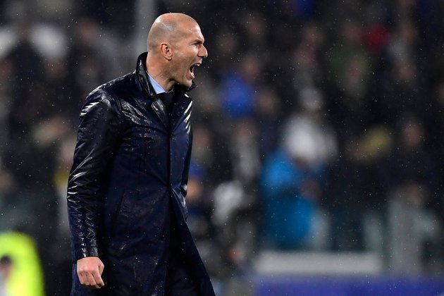 ESQUENTOU - O Paris Saint-Germain mantém contato com Zinedine Zidane há alguns meses e pode vir a demitir Mauricio Pochettino, revelou o 