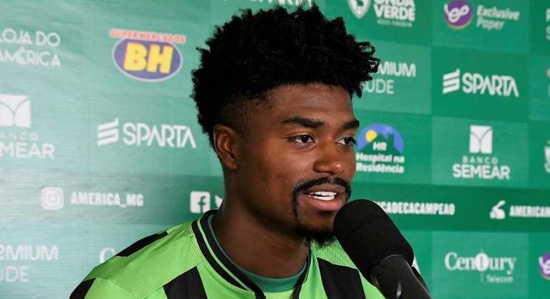 ESQUENTOU - O Santos encaminhou a contratação do zagueiro Eduardo Bauermann, do América-MG. Revelado pelo Internacional, o jogador tem contrato com o Coelho até 31 de dezembro de 2021, e está liberado para assinar um pré-contrato com qualquer clube. A informação foi inicialmente publicada pelo UOL.