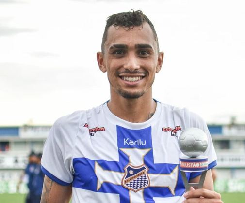 ESQUENTOU - O Santos também quer contratar Luan Dias, meia-atacante do Água Santa. De acordo com apuração do LANCE!, o Peixe já intensificou conversas pelo finalista do Paulistão.
