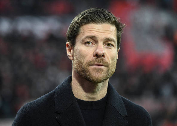 ESQUENTOU - O técnico Xavi Alonso, do Bayer Leverkusen atrai o interesse do Tottenham, segundo o jornal holandês 