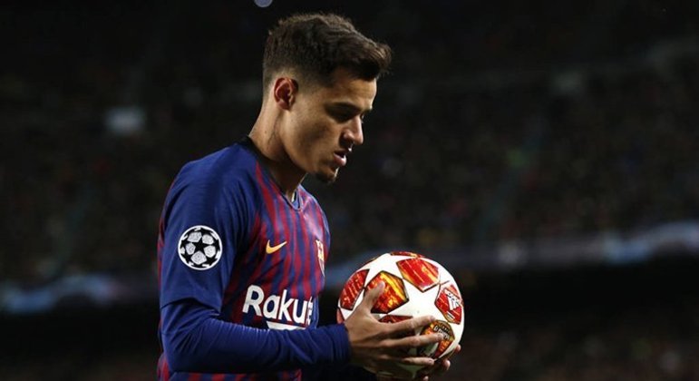 ESQUENTOU - Phillipe Coutinho e Neto serão procurados pelo Barcelona, a fim de encontrar uma melhor situação para as duas partes. Segundo o Esport3, os Blaugranas irão se reunir nos próximos dias com os agentes dos dois para tentar uma redução salarial. A principal intenção do clube é que os brasileiros entendam o momento delicado para o Barcelona. Contudo, a conversa por não ser fácil. Afinal, no ano passado, o clube conversou com os atletas e pediu a redução salarial de todo plantel. Quase todos apoiaram a decisão, com exceção dos próprios Neto e Coutinho.