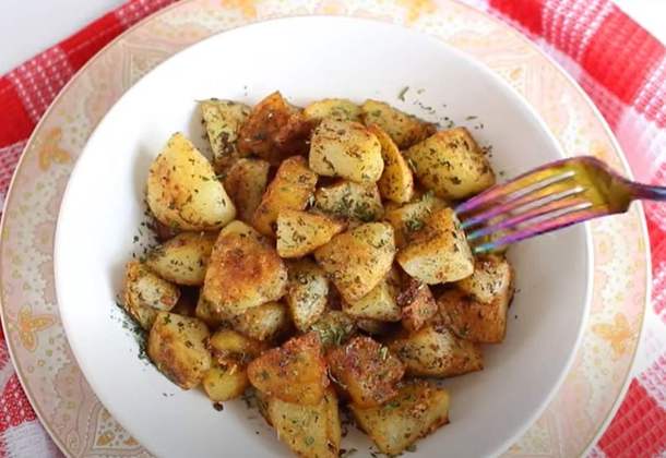 Essa é uma das versões mais tradicionais de usar a batata e ela serve perfeitamente como um bom acompanhamento nas refeições. 