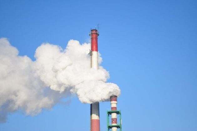 Esses gases resultam de atividades humanas, como o uso de combustíveis fósseis ou queimadas em regiões de florestas.