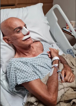Esta foi a sétima cirurgia plástica na vida dele, a quinta no rosto e a segunda em 2022. O procedimento aconteceu em um hospital particular no bairro de Copacabana, no Rio de Janeiro. 