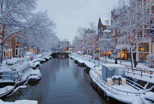 Esta rua é um dos maiores símbolos de Amsterdã e da Holanda, com um canal de mesmo nome. O canal foi construído no século XVI e faz parte do conjunto de Canais de Amsterdã, um Patrimônio Mundial da Unesco. 