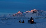 Ny-Ålesund como cidade inclusive depende do Ministério do Clima e Meio Ambiente do país, uma vez que não é reconhecida oficialmente como cidade