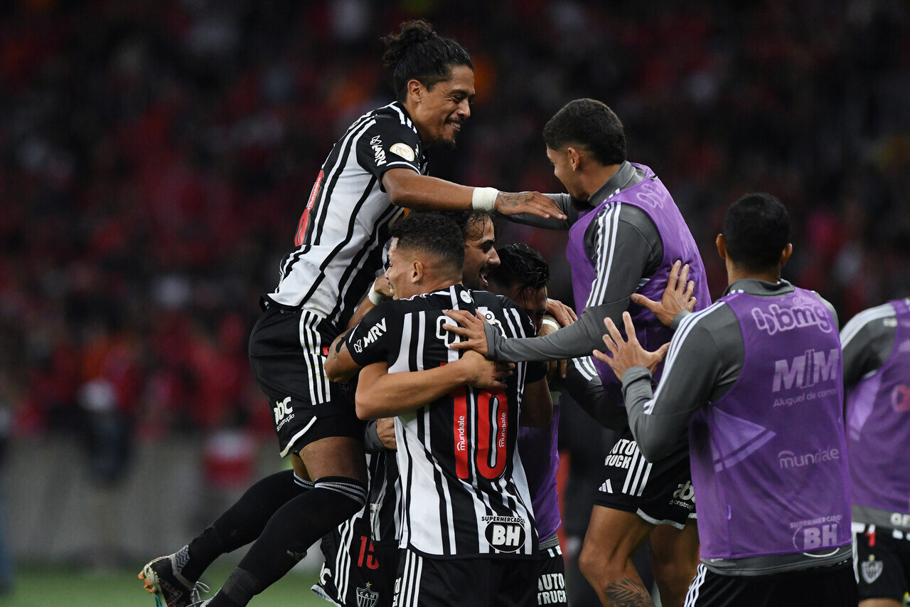 Flamengo tem a folha salarial mais alta do Brasil; confira o top sete -  Fotos - R7 Futebol