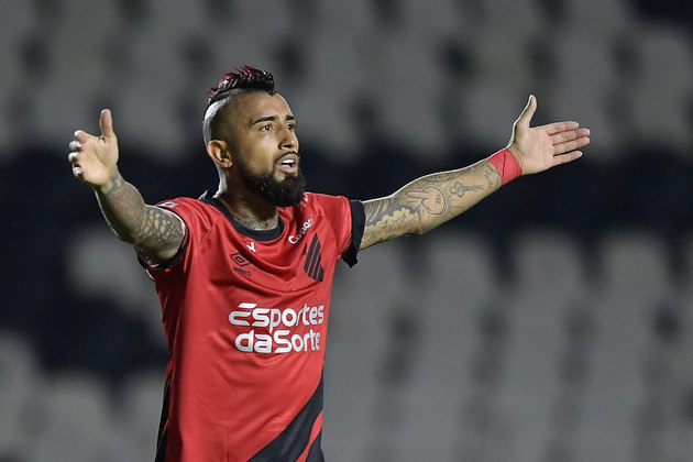 Athletico-PR:Arturo Vidal (volante), Marcelo Cirino (atacante) e Pablo (atacante)
