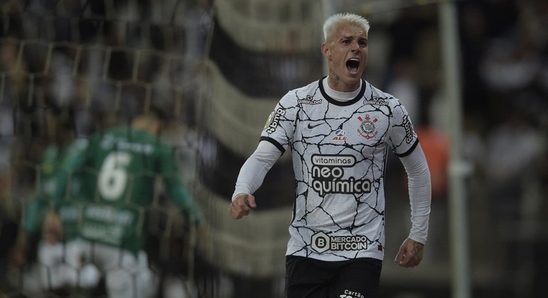 Róger Guedes foi um dos destaques da vitória do Corinthians, na Neo Química Arena
