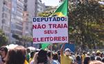 Em Curitiba, manifestantes também pediram eleições com voto impresso para 2022