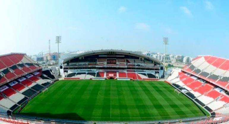Estádio Al Nahyan, em Abu Dhabi, Emirados Árabes Unidos