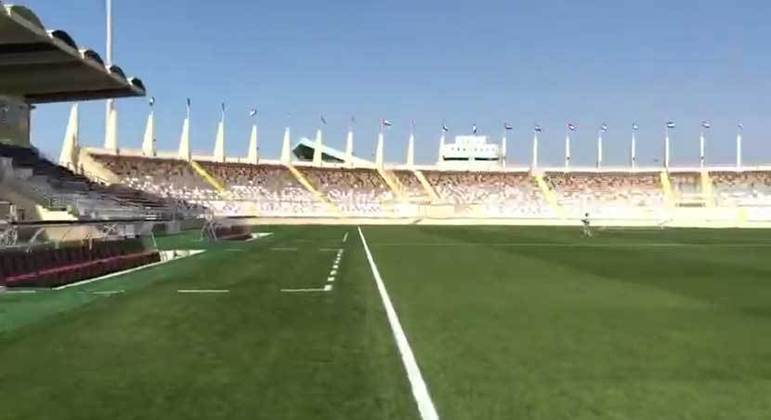 Estádio Al Nahyan, em Abu Dhabi, Emirados Árabes Unidos