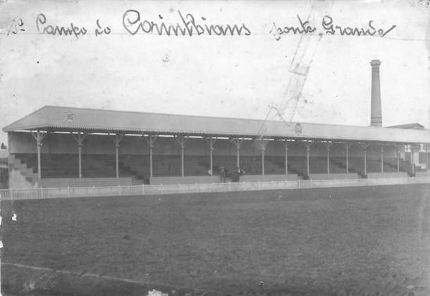 Estádio da Ponte Grande - Foi o primeiro estádio do Corinthians, entre 1918 e 1927. No local, o Timão conquistou o tricampeonato estadual de 1922, 1923 e 1924. Foram 102 jogos do clube no local. O estádio foi demolido em 1937
