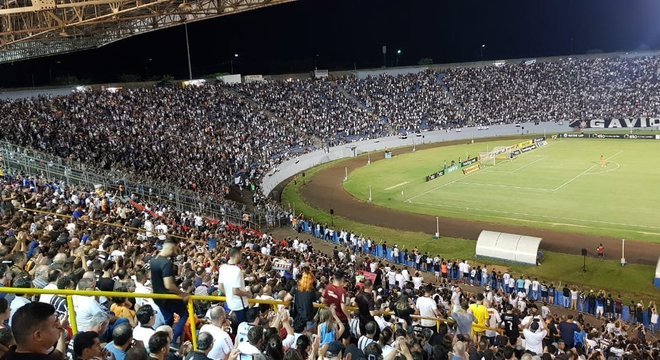 O EstÃ¡dio do CafÃ©, preenchido pelos corinthianos