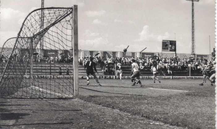 Estádio Roberto Gomes Pedrosa - Construído pelos torcedores do XV de Piracicaba, recebeu grandes times do estado em suas instalações. Apelidado como 