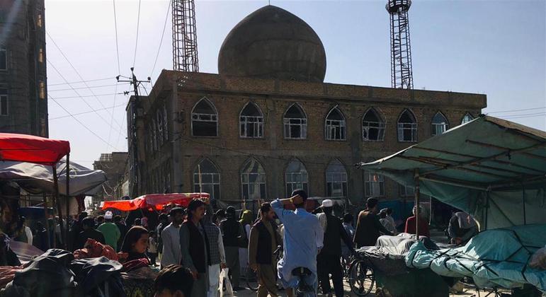 Soldados do EI colocaram uma maleta com explosivos em mesquita xiita no Afeganistão