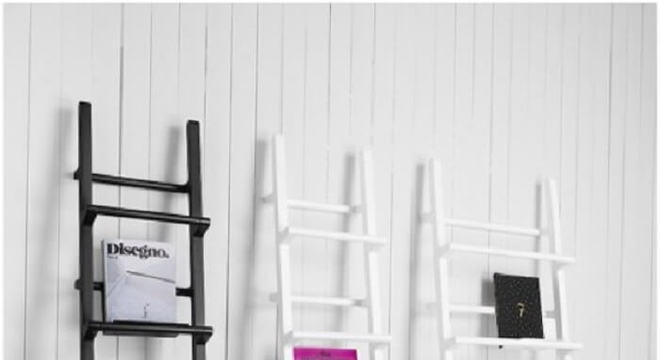 Estante escada utilizada como revisteiro
